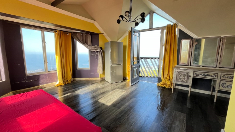6 Bedroom Property for Sale in Herolds Bay Western Cape